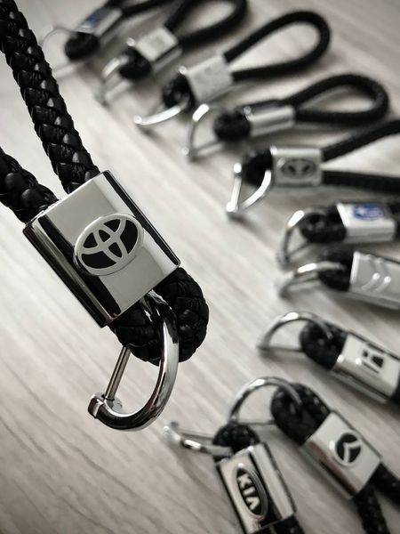 Шкіряний брелок для Авто В наявності більше 40 МОДЕЛЕЙ brelok фото