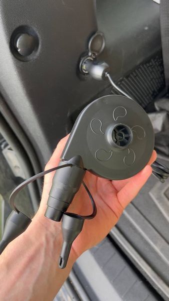 Матрац автомобільний на заднє сидіння 135x80см та насос, Чорний / Надувний матрац в машину / Ліжко-матрац 234565981 фото